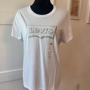 Brand New Levis white logo tshirt size XL